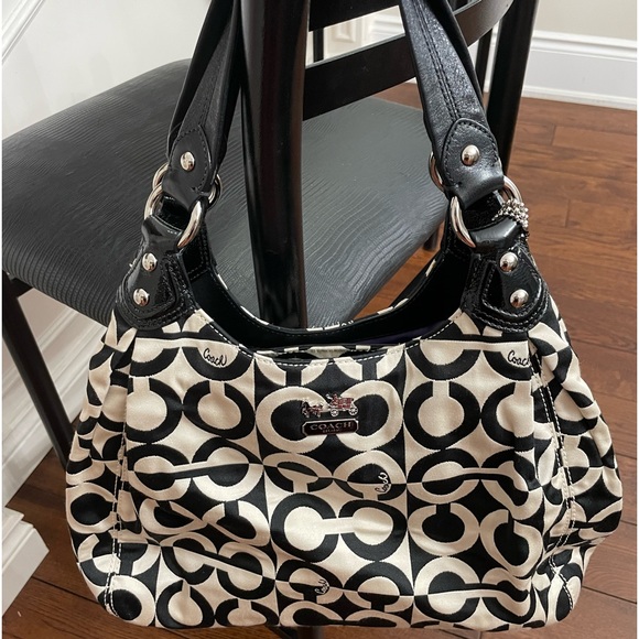 Beautiful 2007 Coach Bag never used. Has 3 compartments and all original tags. - Picture 1 of 8